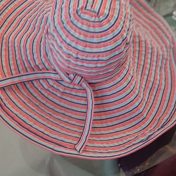 Summer hat - Picture 2 of 3